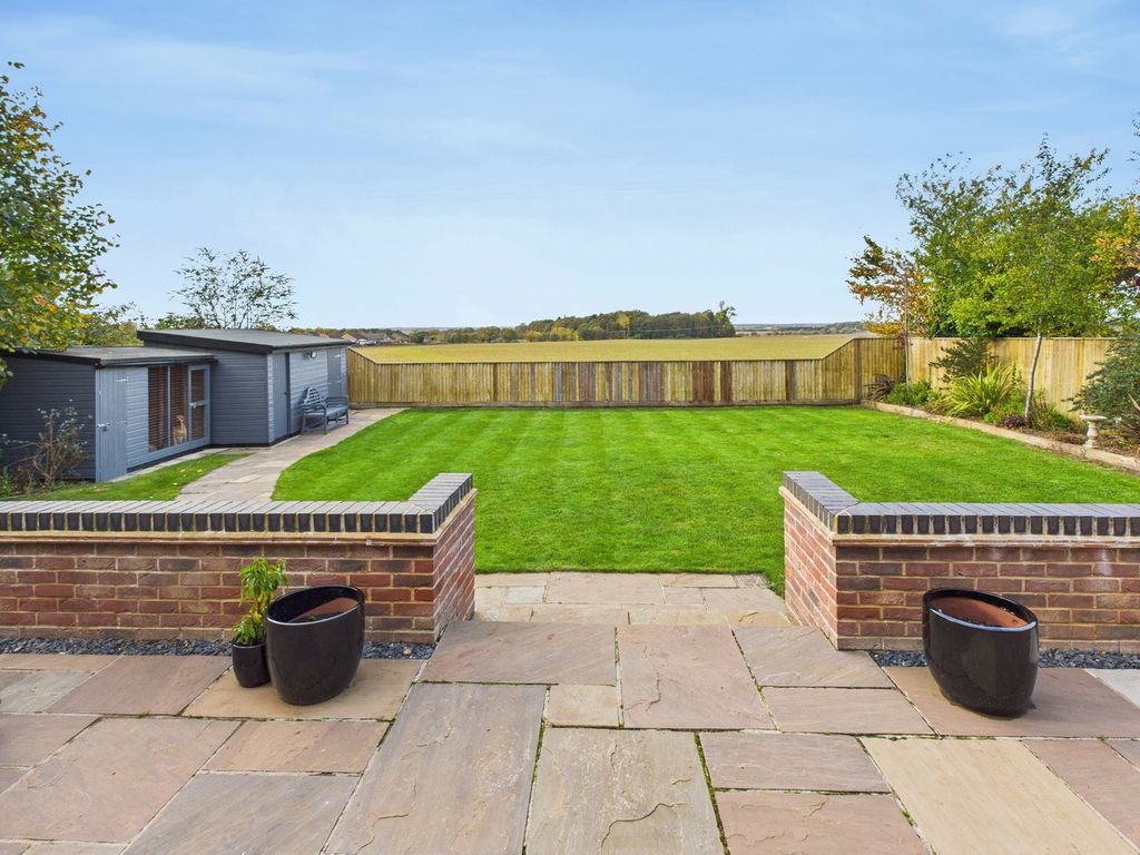 Property photo 2 of 27