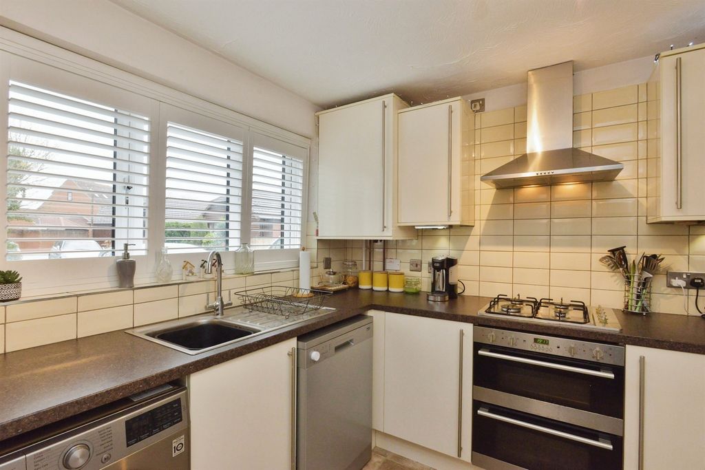 Property photo 3 of 17