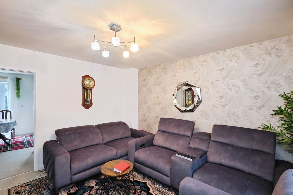 Property photo 2 of 22