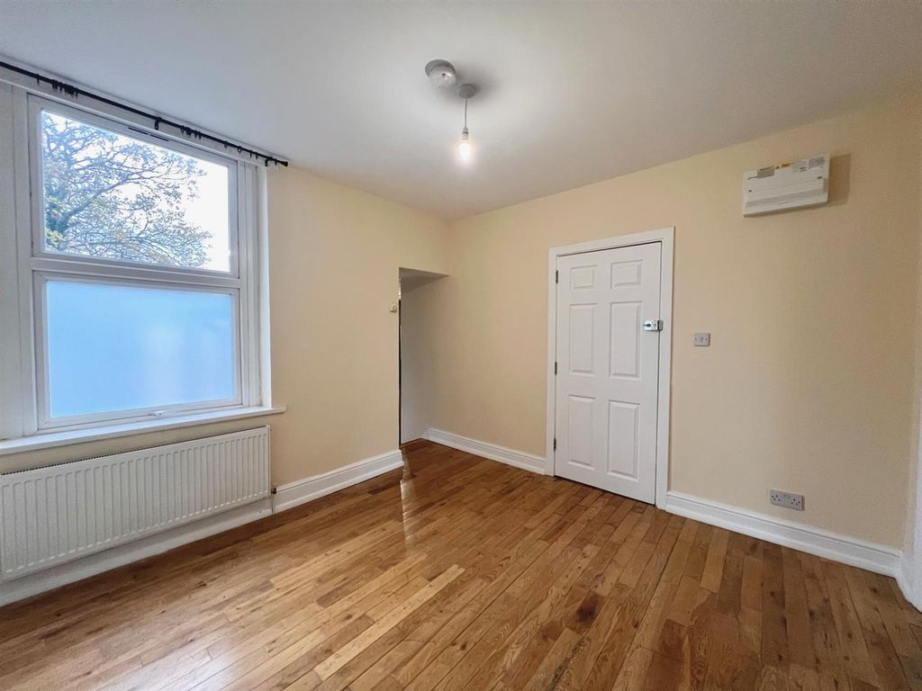 Property photo 2 of 8 Img_2766.Jpg
