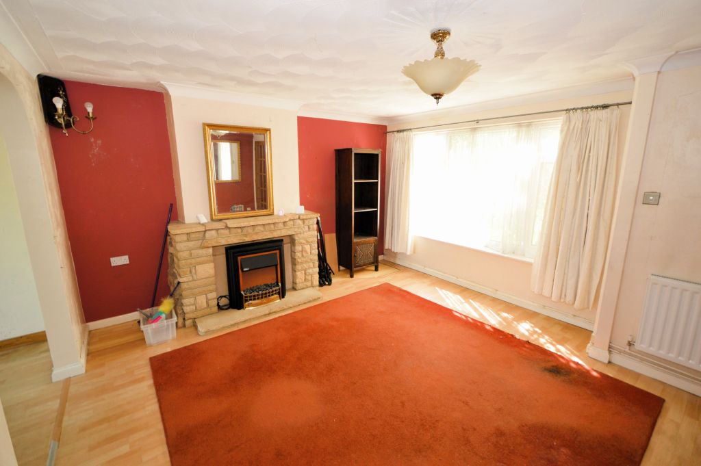 Property photo 3 of 14 Lounge