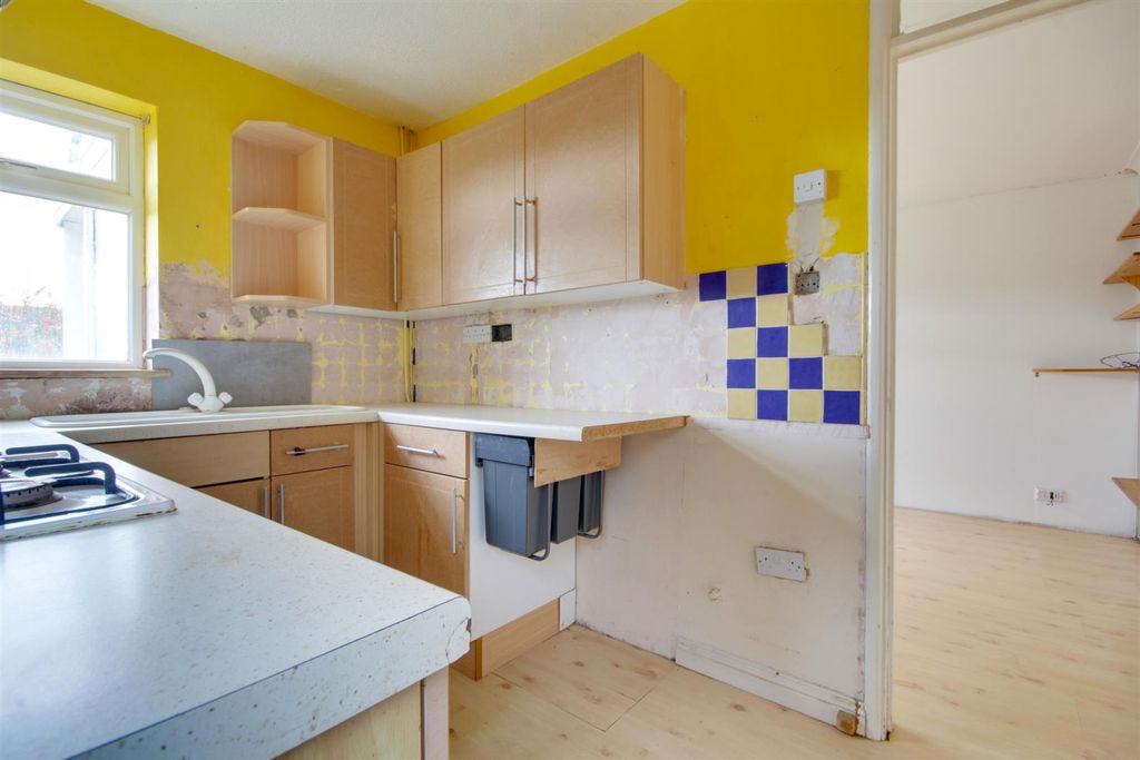 Property photo 2 of 10 Img_2175-Img_2177.Jpg