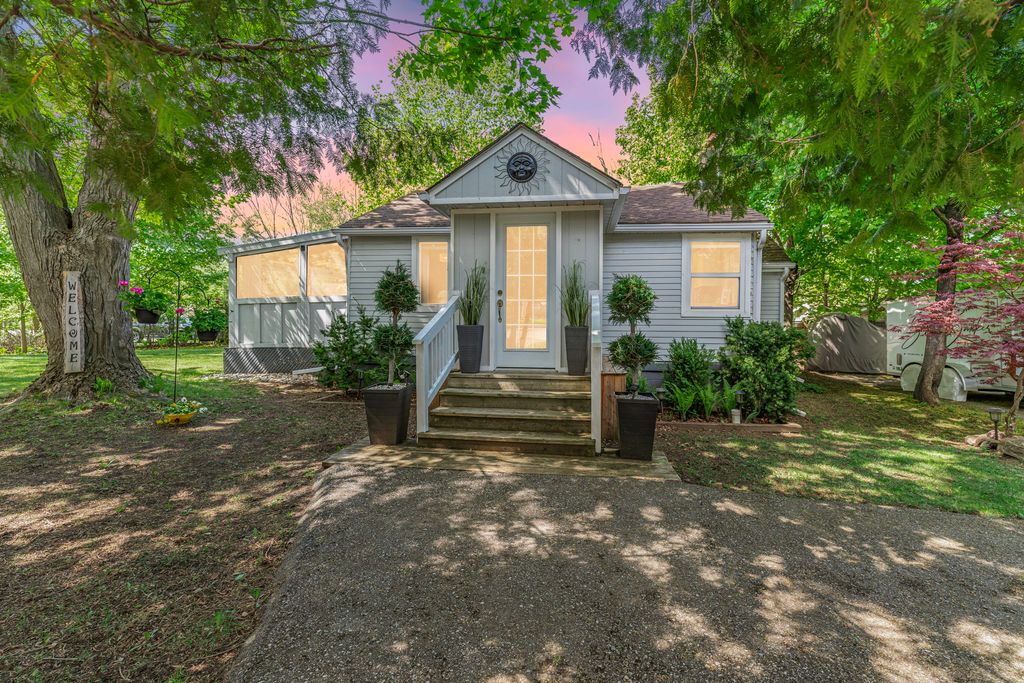 Property photo 1 of 34