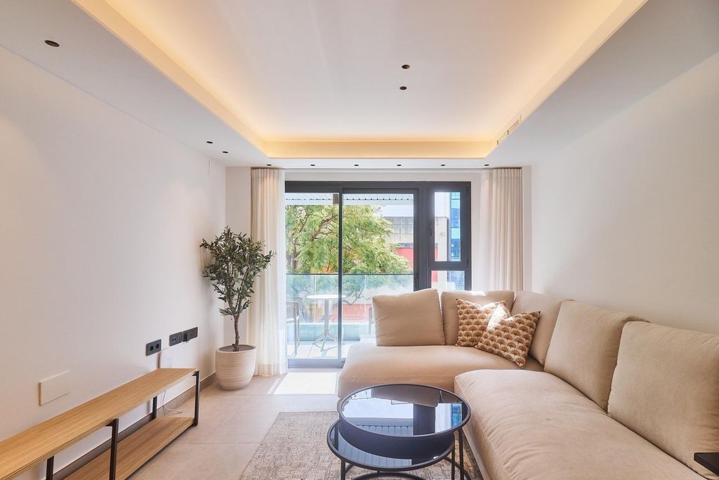 Property photo 2 of 51