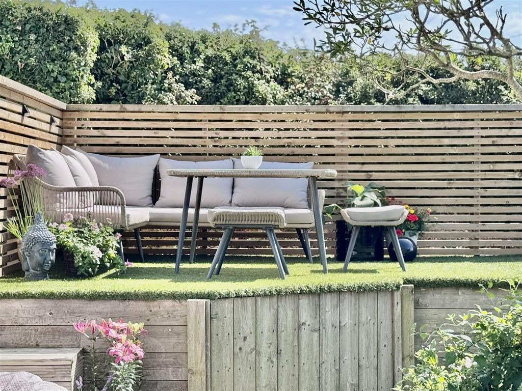 Property photo 3 of 36 Raised Deck Seating