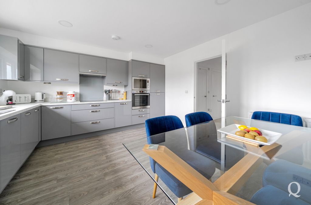 Property photo 2 of 17 2Ccccfcb-4865-4Af...