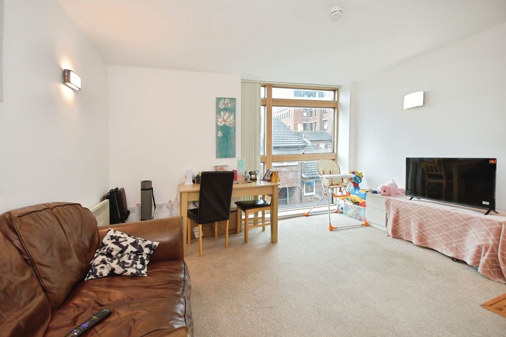 Property photo 2 of 9 Lounge