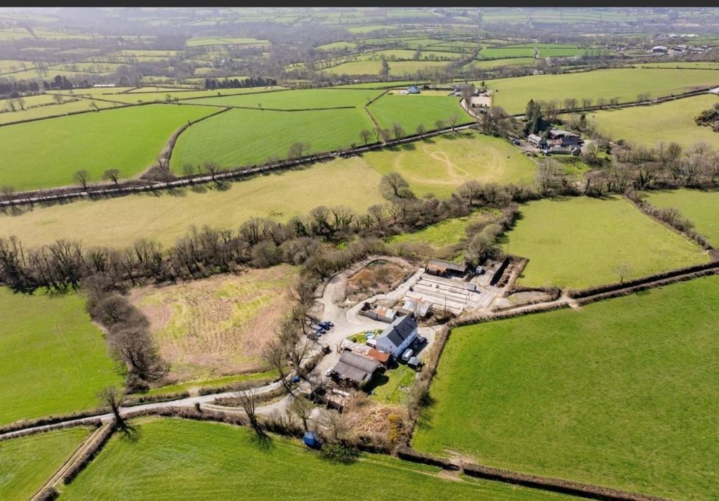 Property photo 1 of 41