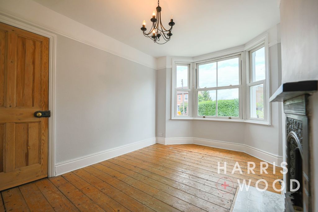 Property photo 3 of 14 5070176