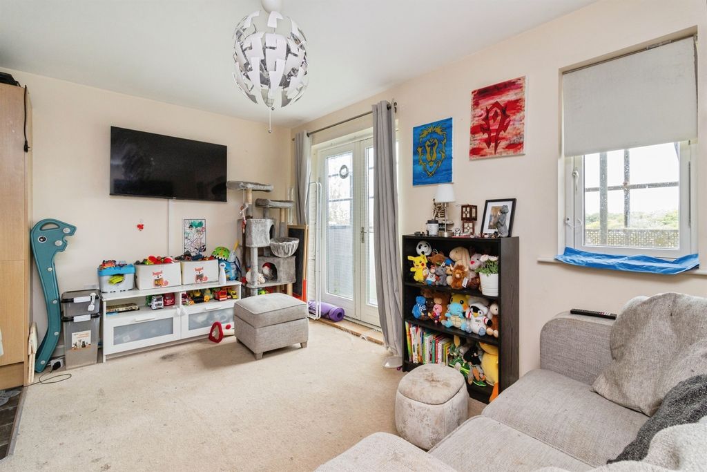 Property photo 3 of 17