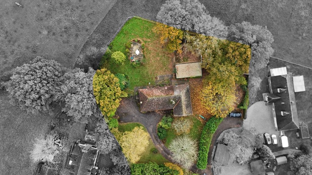 Property photo 2 of 35