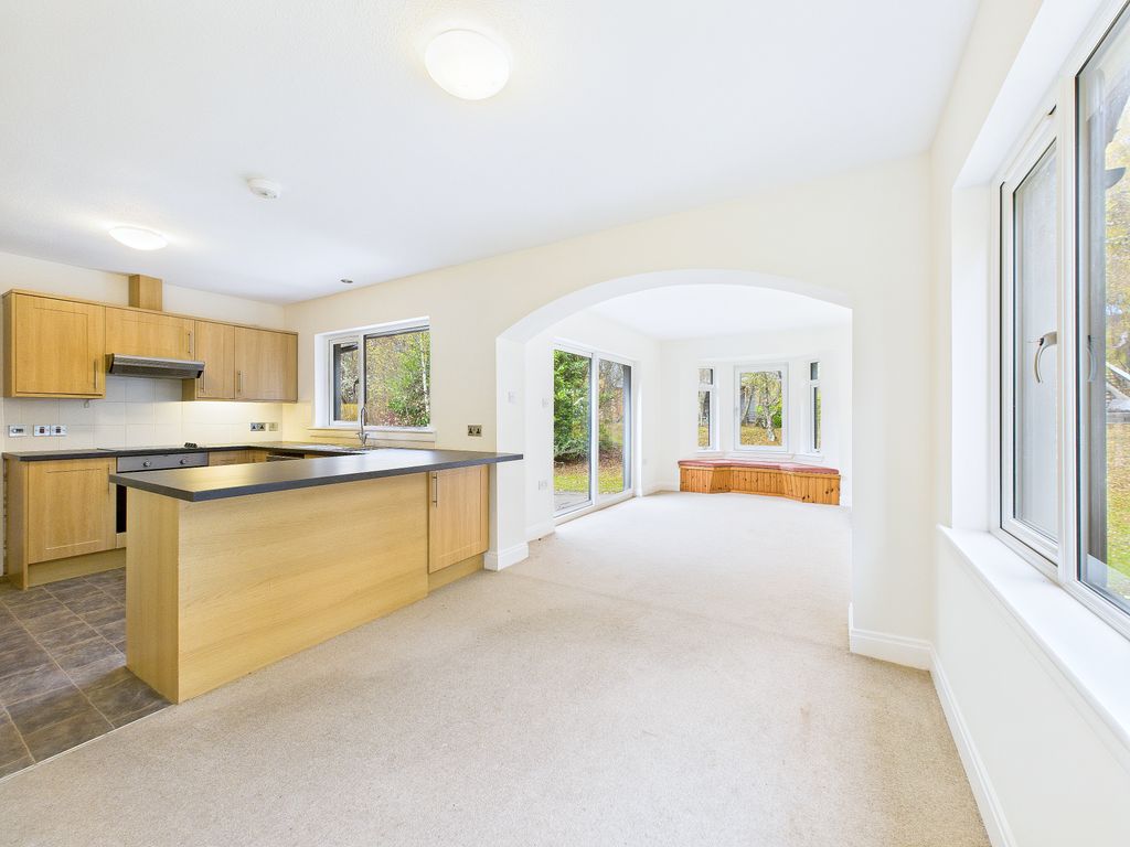 Property photo 3 of 35