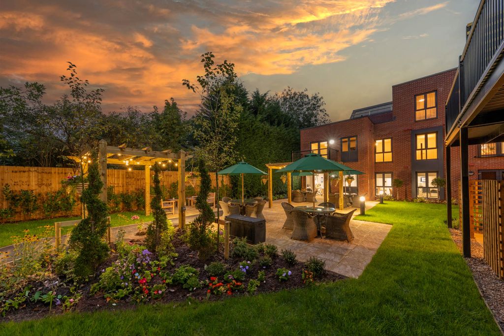 Property photo 3 of 8 Jessiefield Court - Rear