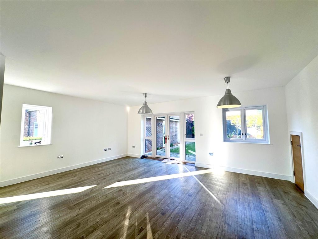 Property photo 3 of 24