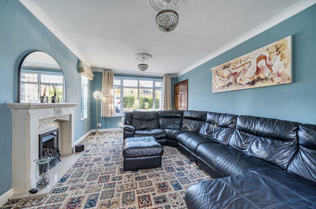 Property photo 2 of 27 1371777-19-68Fb53...