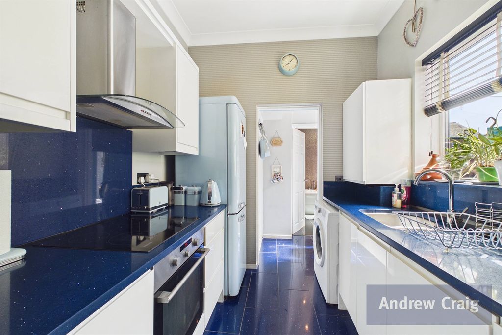 Property photo 3 of 23 Kitchen