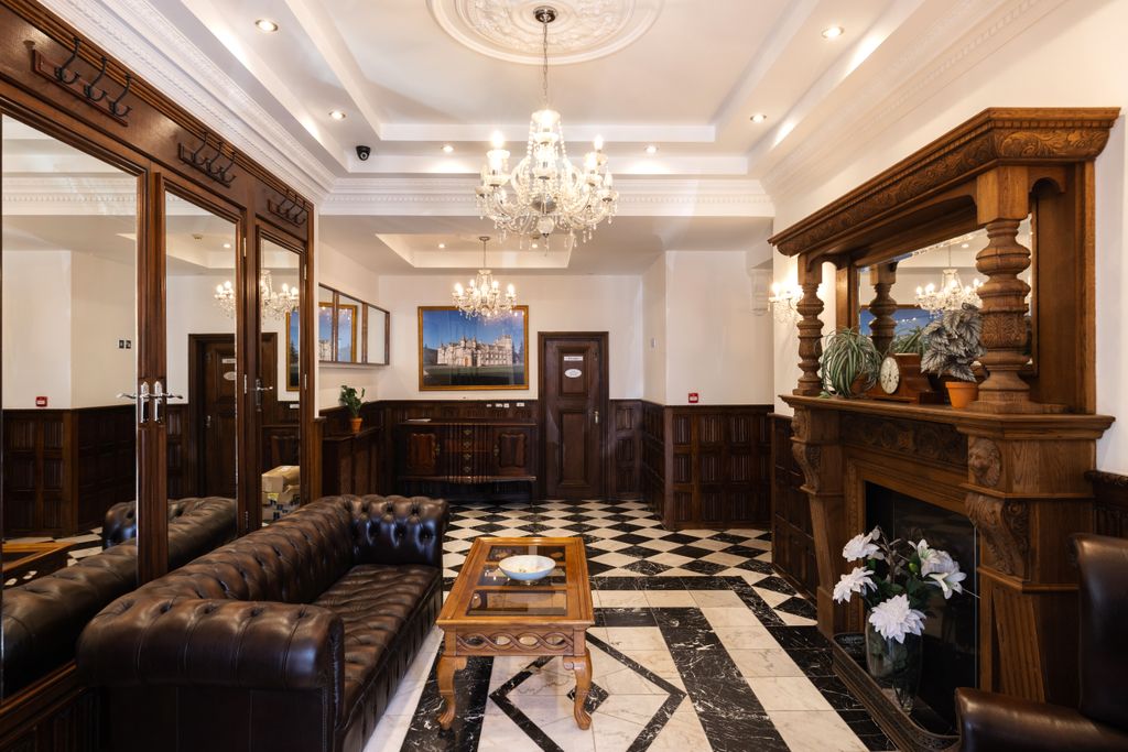 Property photo 2 of 20