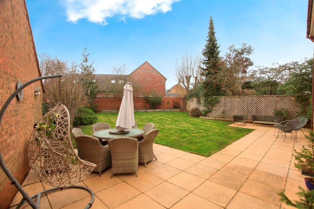 Property photo 2 of 16