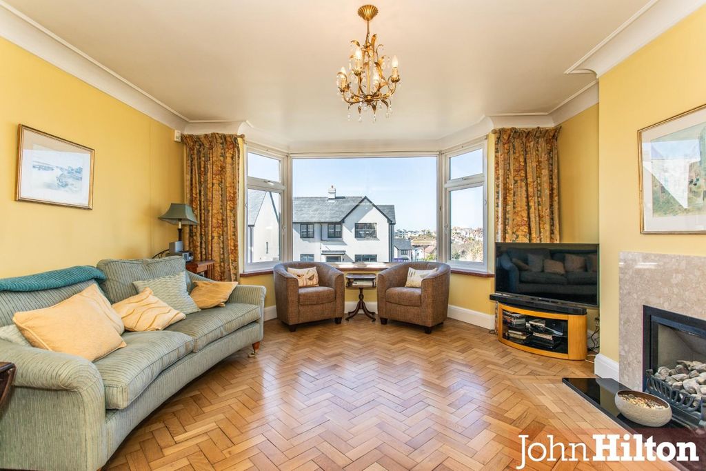 Property photo 3 of 25 Newlands Road-28.Jpg