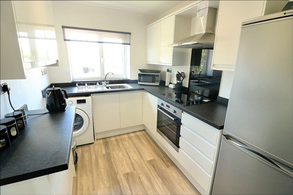 Property photo 2 of 11 0501