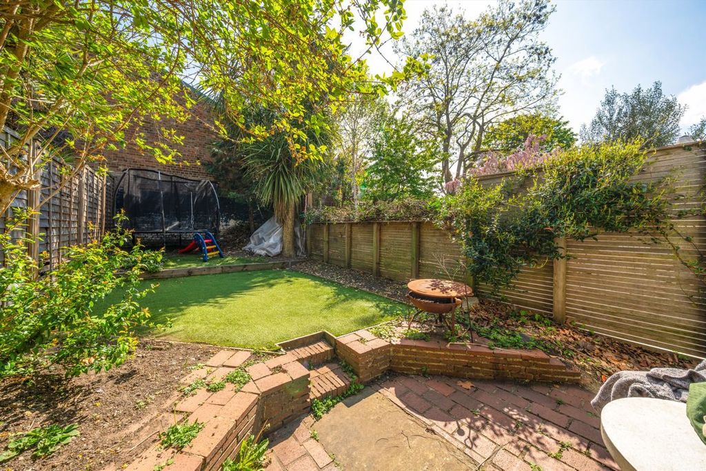 Property photo 1 of 8