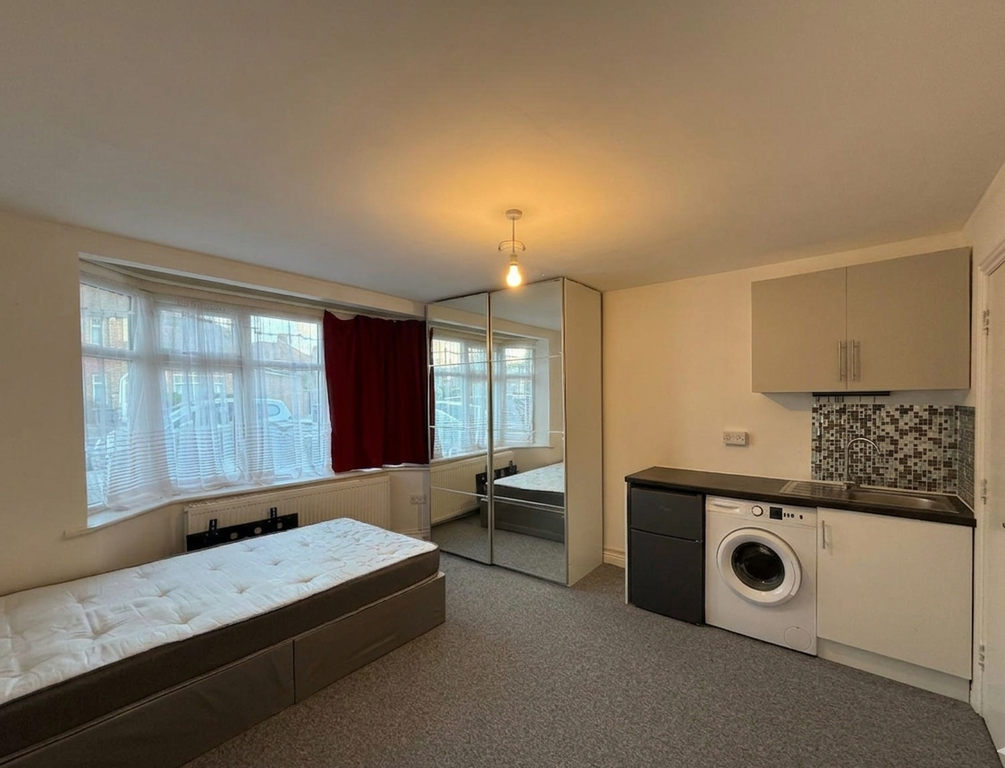 Property photo 1 of 4