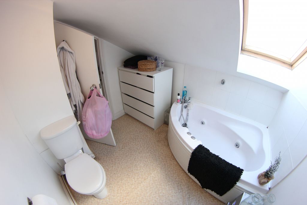 Property photo 3 of 6 Gallery