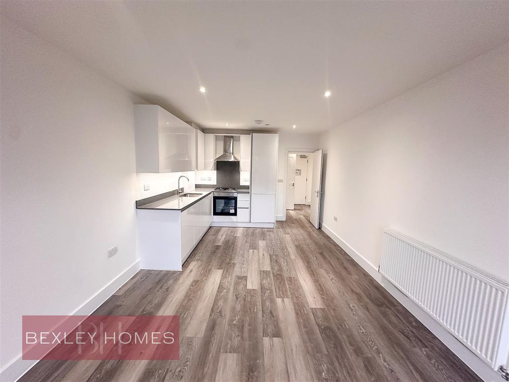 Property photo 1 of 10 Kitchen