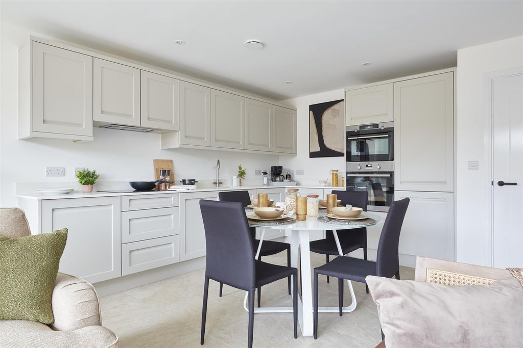 Property photo 3 of 36