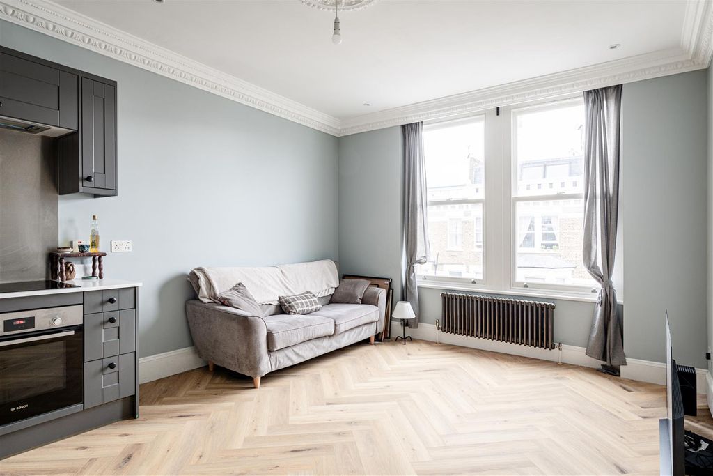 Property photo 2 of 11 Bolingbroke Road-5.Jpg