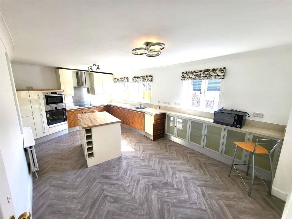 Property photo 2 of 21 17.Jpeg