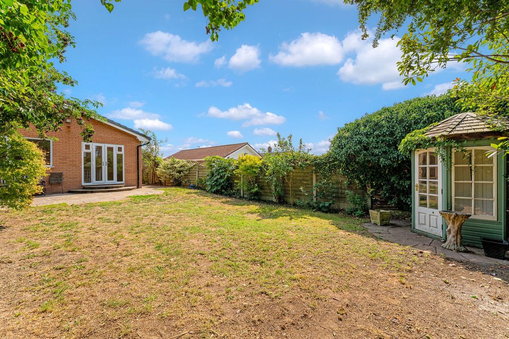 Property photo 2 of 28