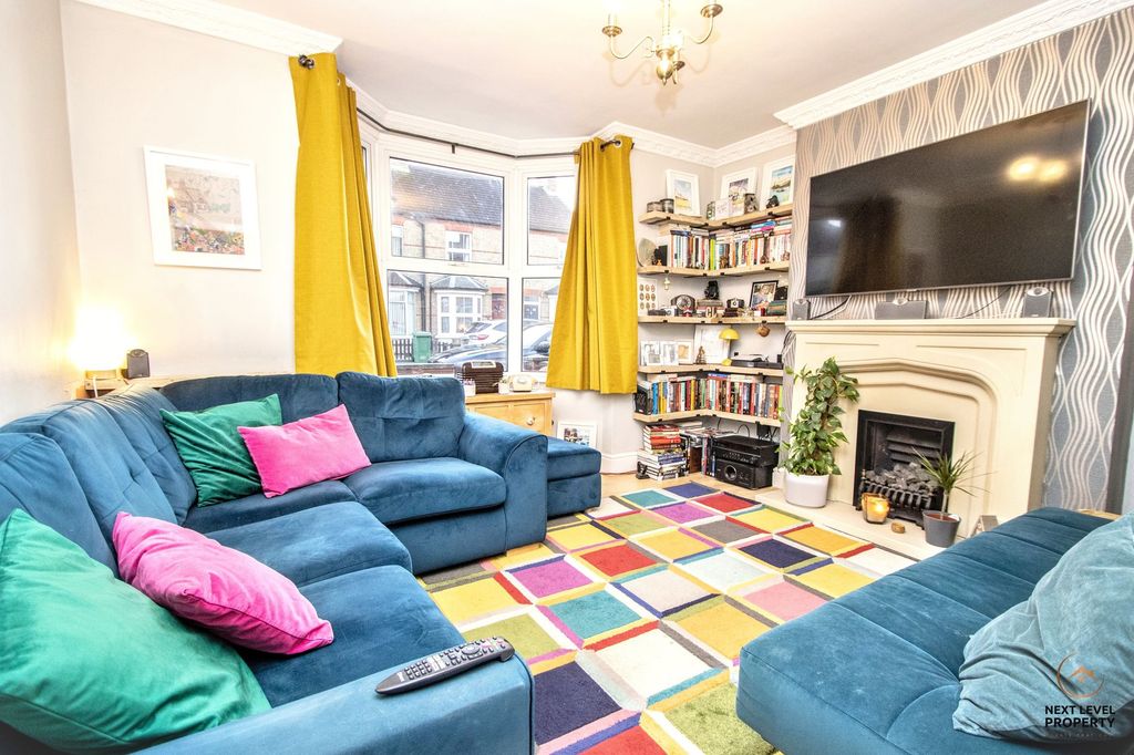 Property photo 2 of 11