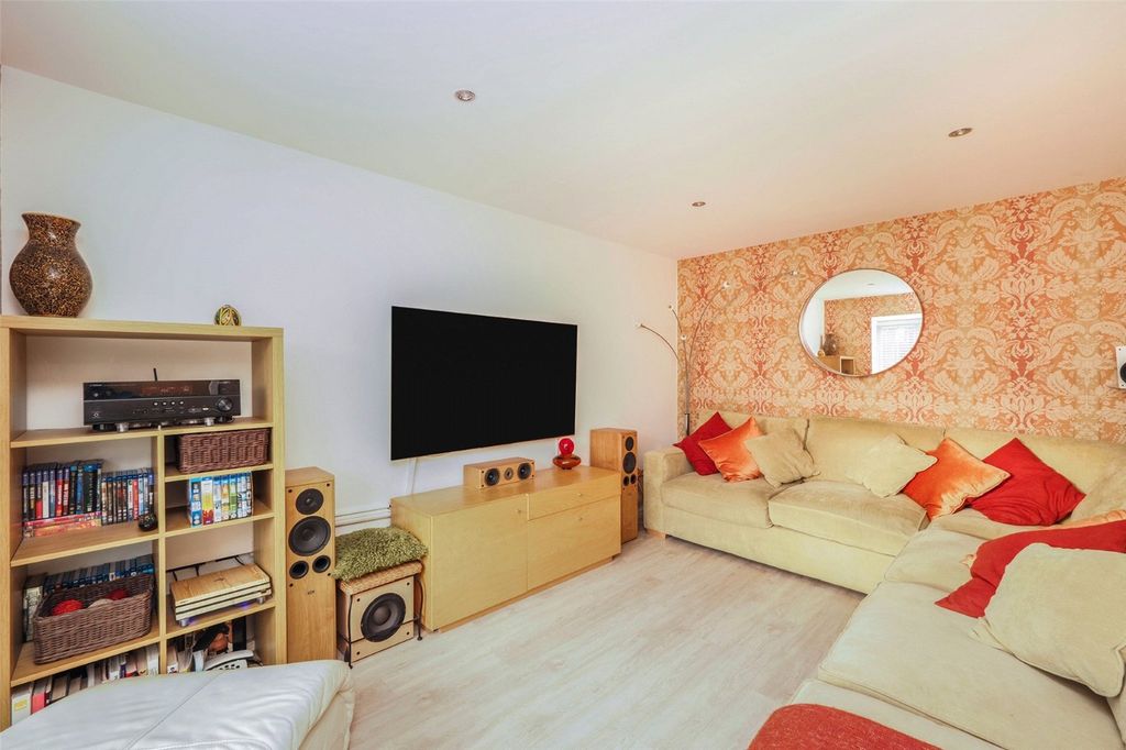 Property photo 2 of 19 Living Room