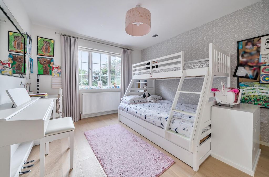 Property photo 3 of 25 1376266-3-690B6E18492ee.Jpg