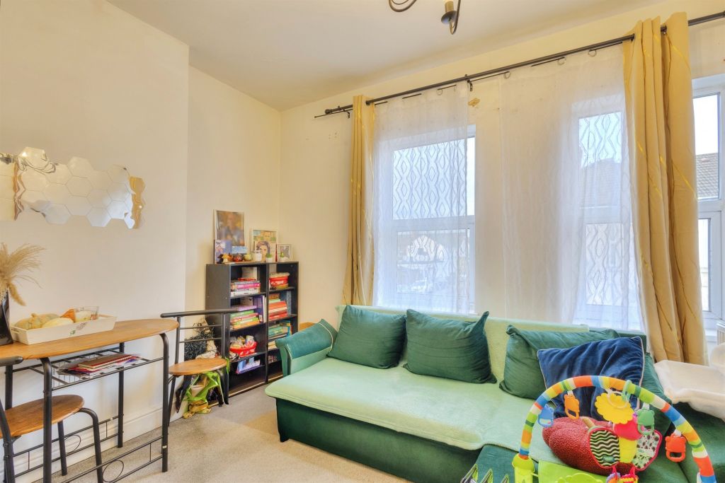 Property photo 3 of 11