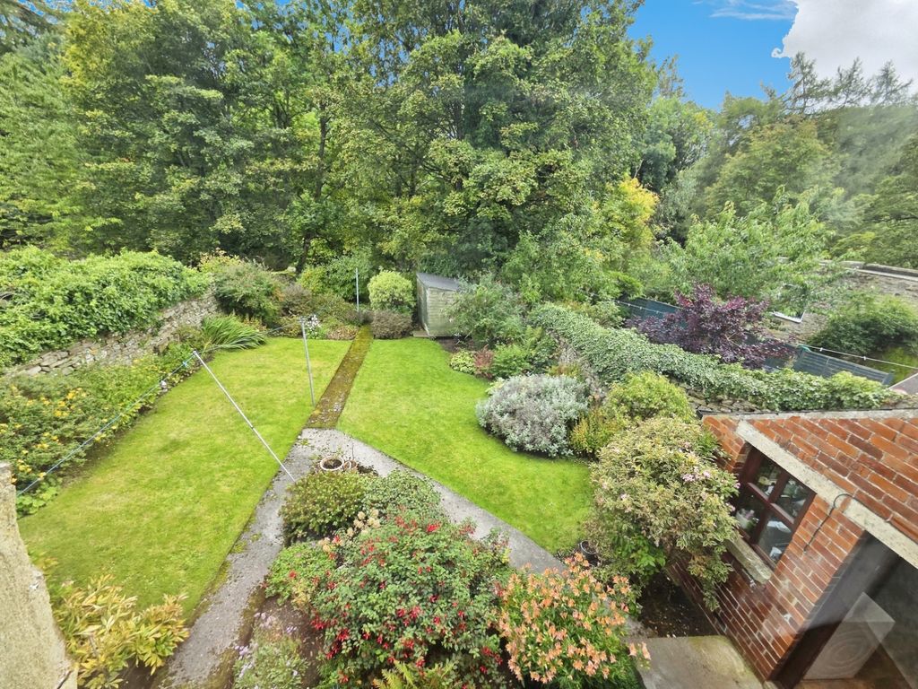 Property photo 2 of 18 Pbox-Garden-345361.Jpg