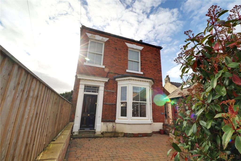 Property photo 1 of 27 Picture No. 11