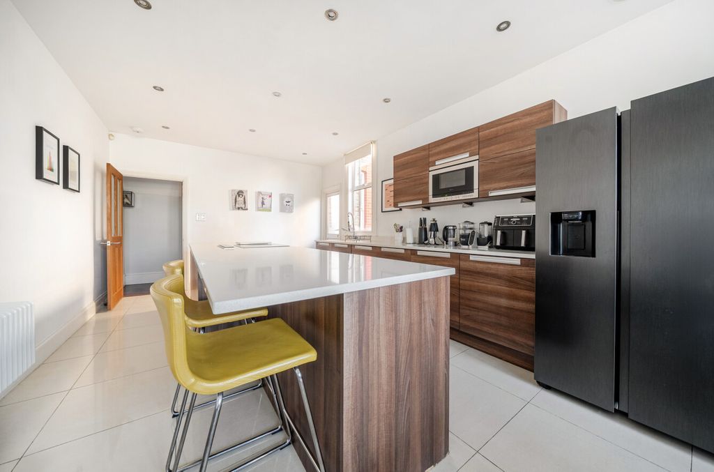 Property photo 3 of 36 1430349-13-69bae0...