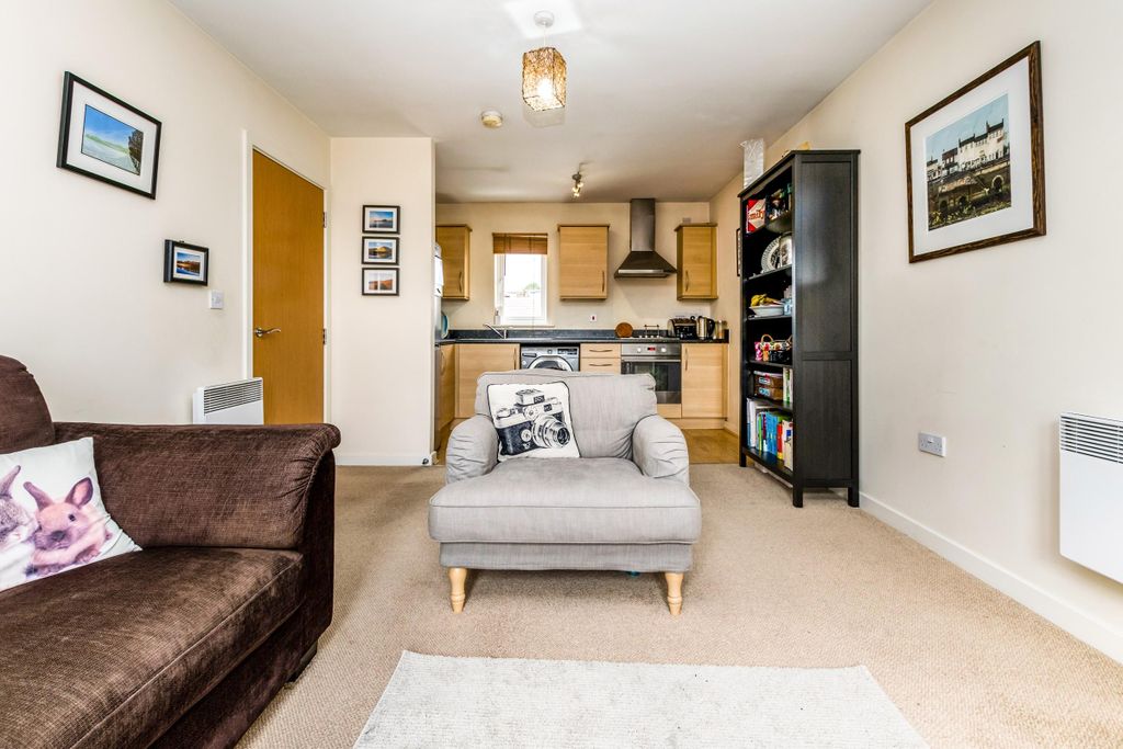 Property photo 2 of 12 Image