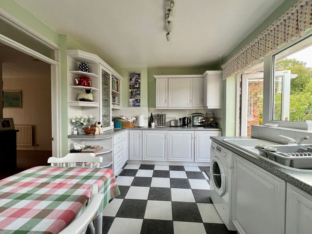 Property photo 3 of 32