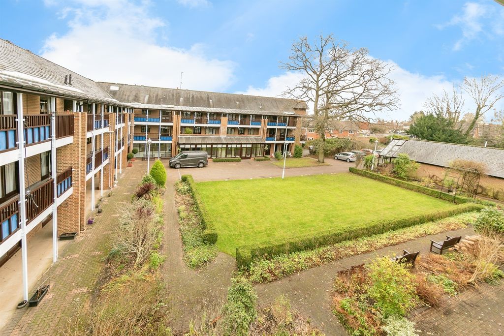 Property photo 1 of 17