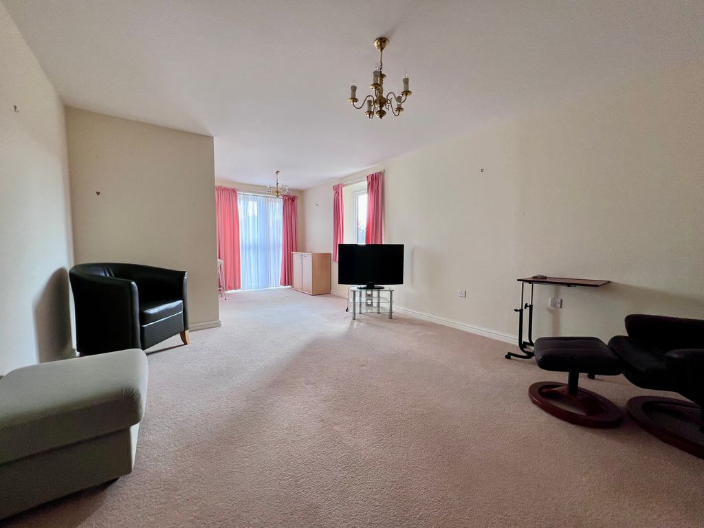 Property photo 2 of 8