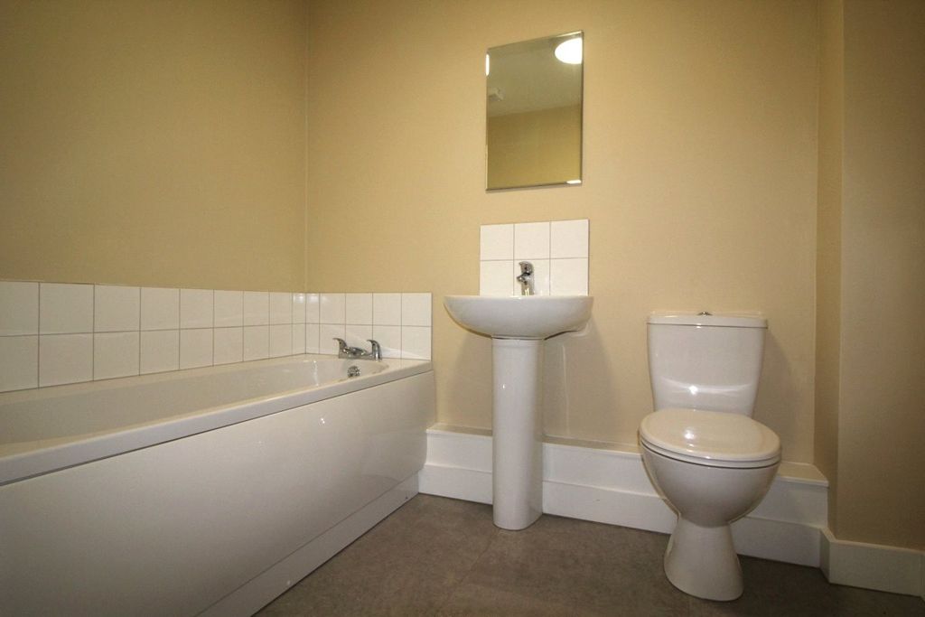 Property photo 3 of 6 Picture No. 02