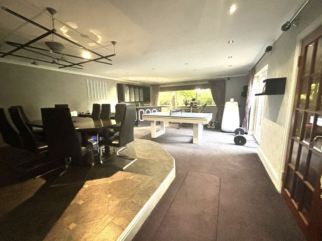 Property photo 2 of 25 Dining Room