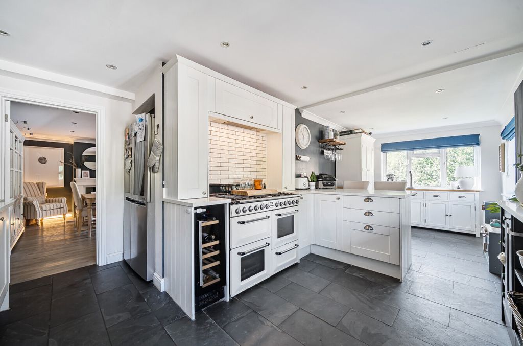 Property photo 1 of 22 1353469-23-68cd3B...