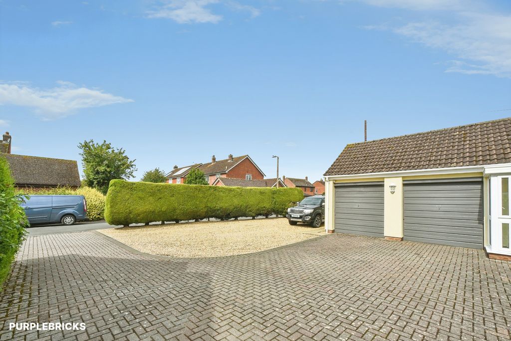 Property photo 3 of 43
