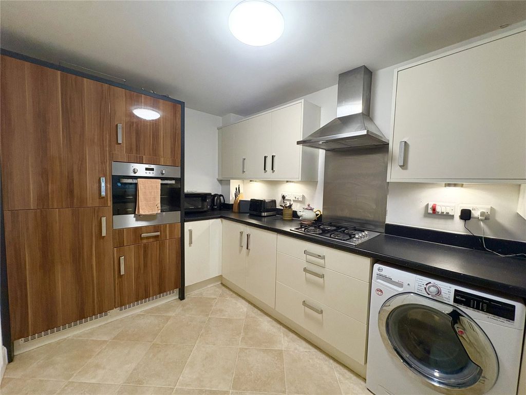 Property photo 2 of 14 Kitchen