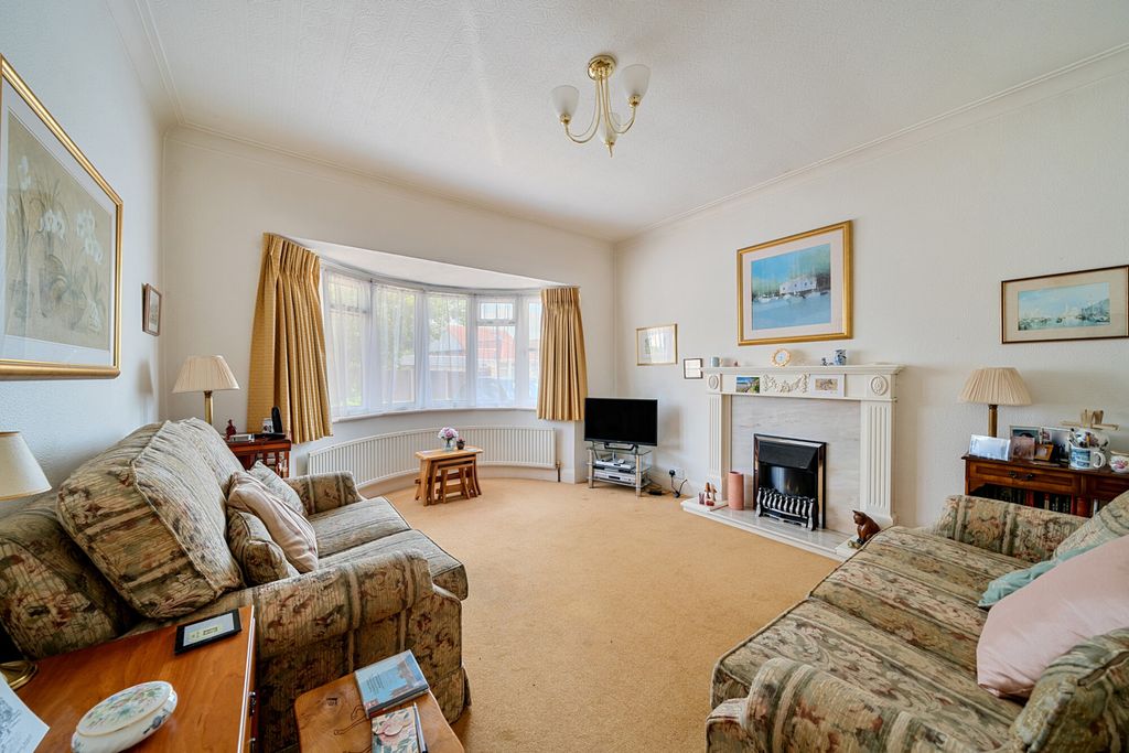 Property photo 2 of 21 1299683-20-68308B...