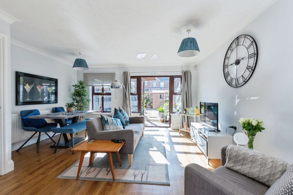 Property photo 1 of 20 Pbox-Img.Jpg